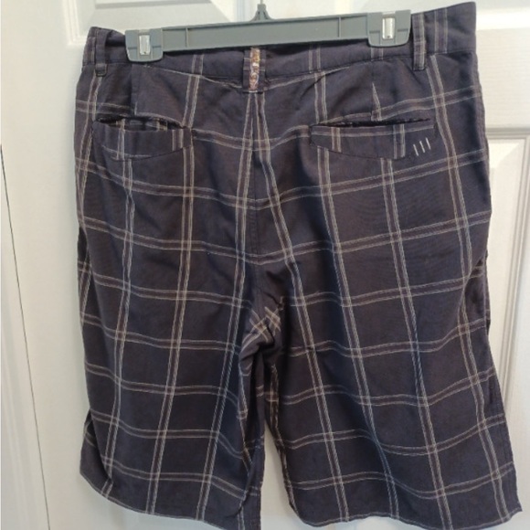 Lululemon shorts - Picture 3 of 4